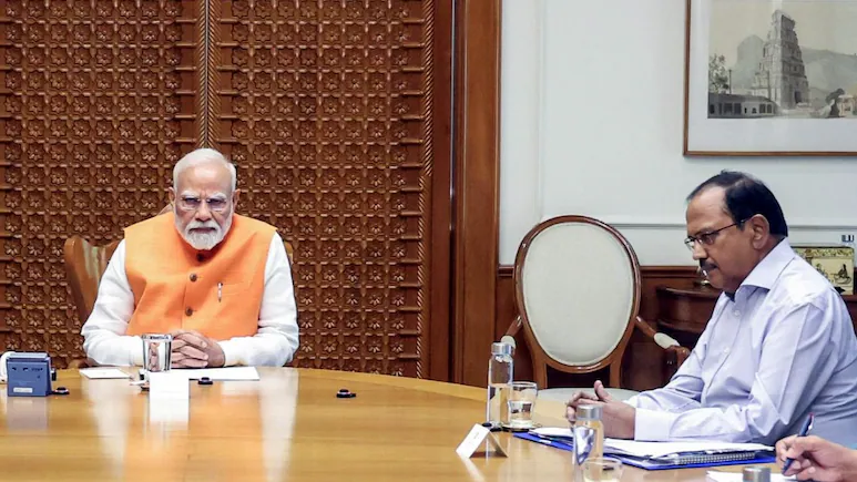 डीपीआईआईटी सचिव ने झारखंड, सिक्किम, नागालैंड, असम और अरुणाचल प्रदेश में विशाल बुनियादी ढांचा परियोजनाओं की समीक्षा की